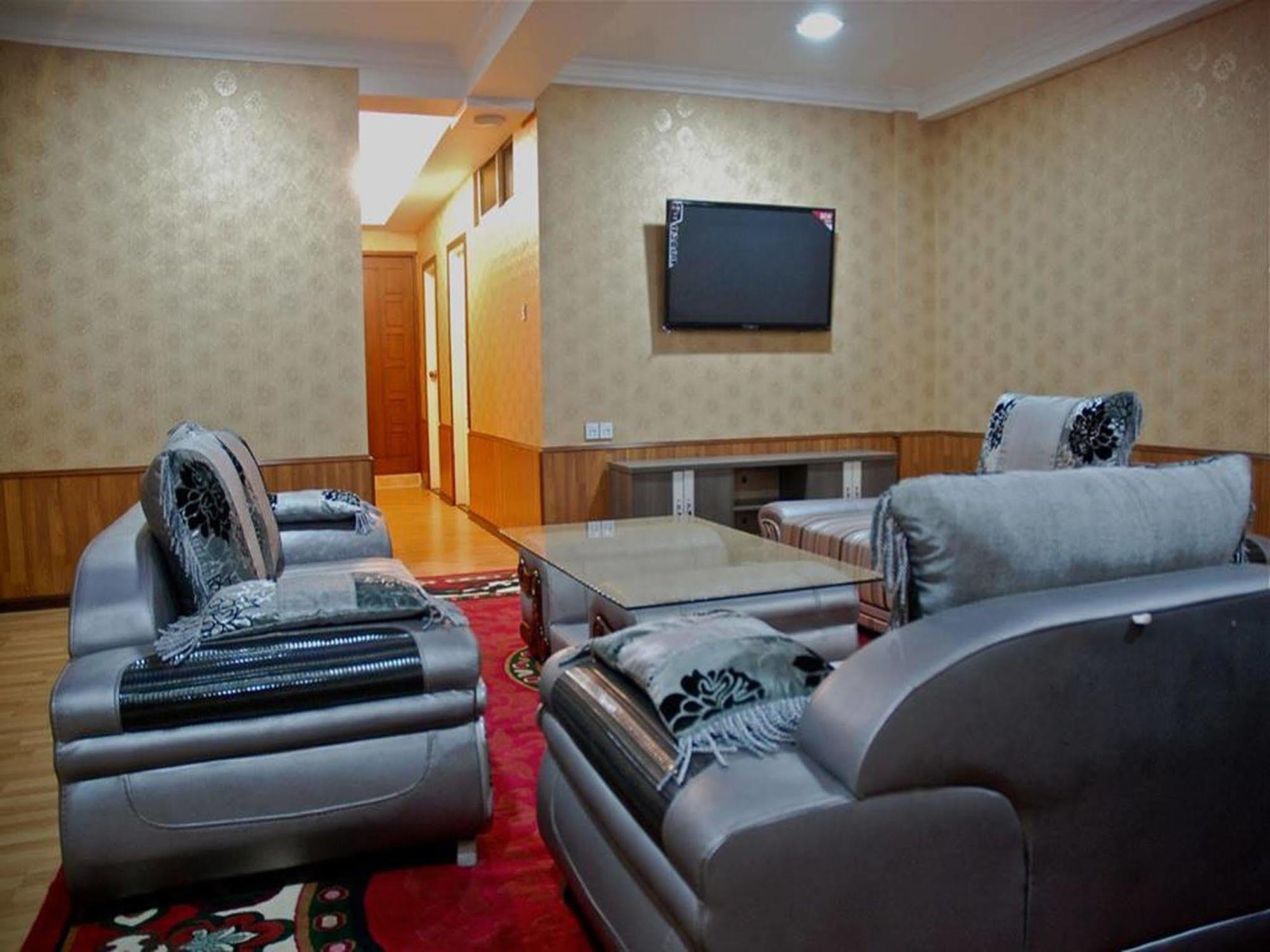 Hotel K Rangun Kültér fotó