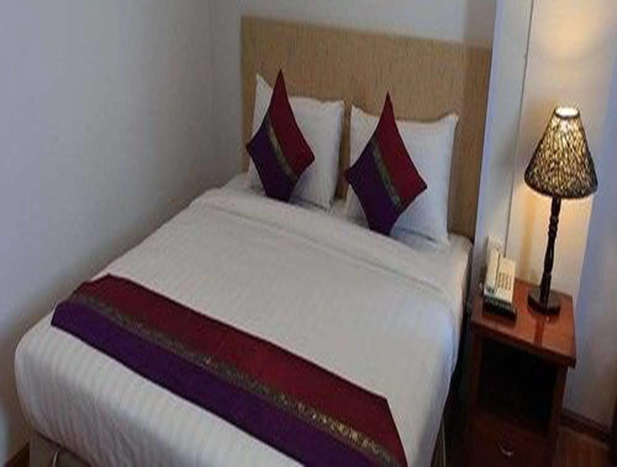Hotel K Rangun Kültér fotó